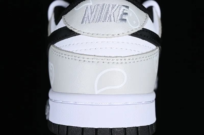 All categories Nk SB Dunk series Nk SB Dunk Low low-top sneakers Nk Dunk Low Panda Prank-Love Cashew Flower SB strap casual sneakers DJ6188-002